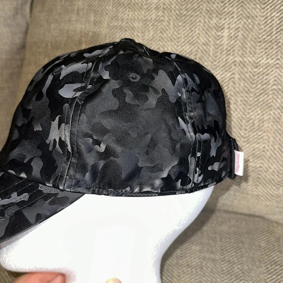 Ponyflo Leopard Women’s Cap/Hat adjustable/velcro/black/polyester - Picture 3 of 10